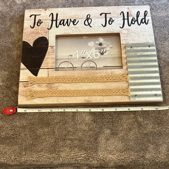 Charming Rustic Photo Frame with Heart Design Wedding - Picture 4 of 4